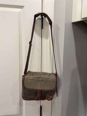 Legacy by Picnic Time Canvas Beer Growler Carrier Bag